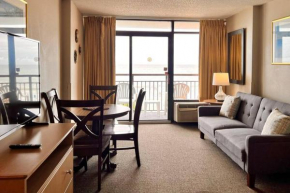 Central Location One Bedroom Condo - Sleeps 6